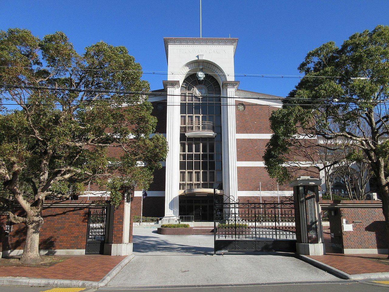 帝塚山学院泉ヶ丘中学（堺市南区）偏差値・学校教育情報｜みんなの